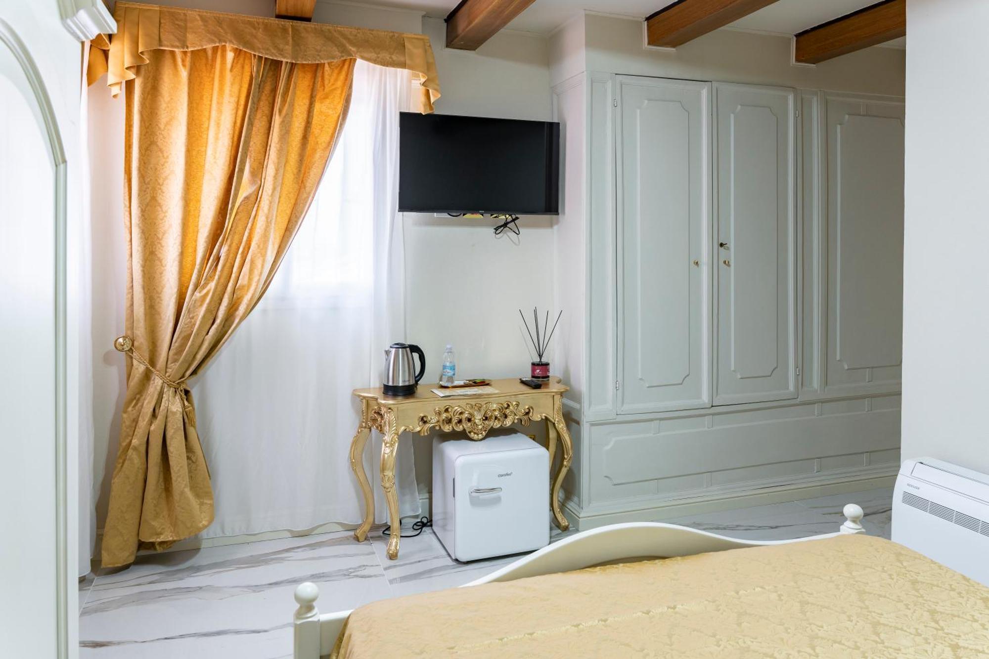 Palazzo Titti Rialto Suites ヴェネツィア エクステリア 写真