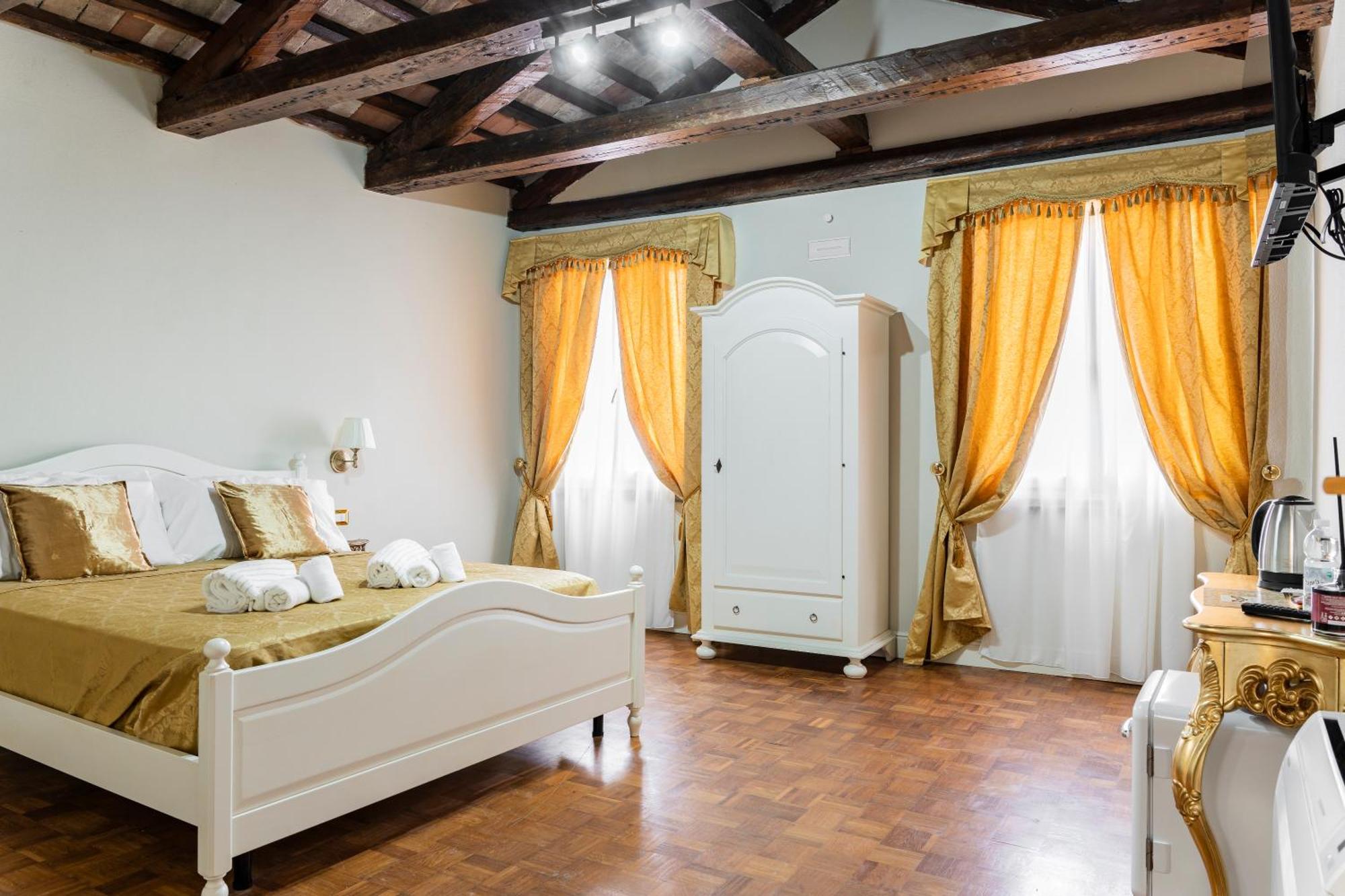 Palazzo Titti Rialto Suites ヴェネツィア エクステリア 写真