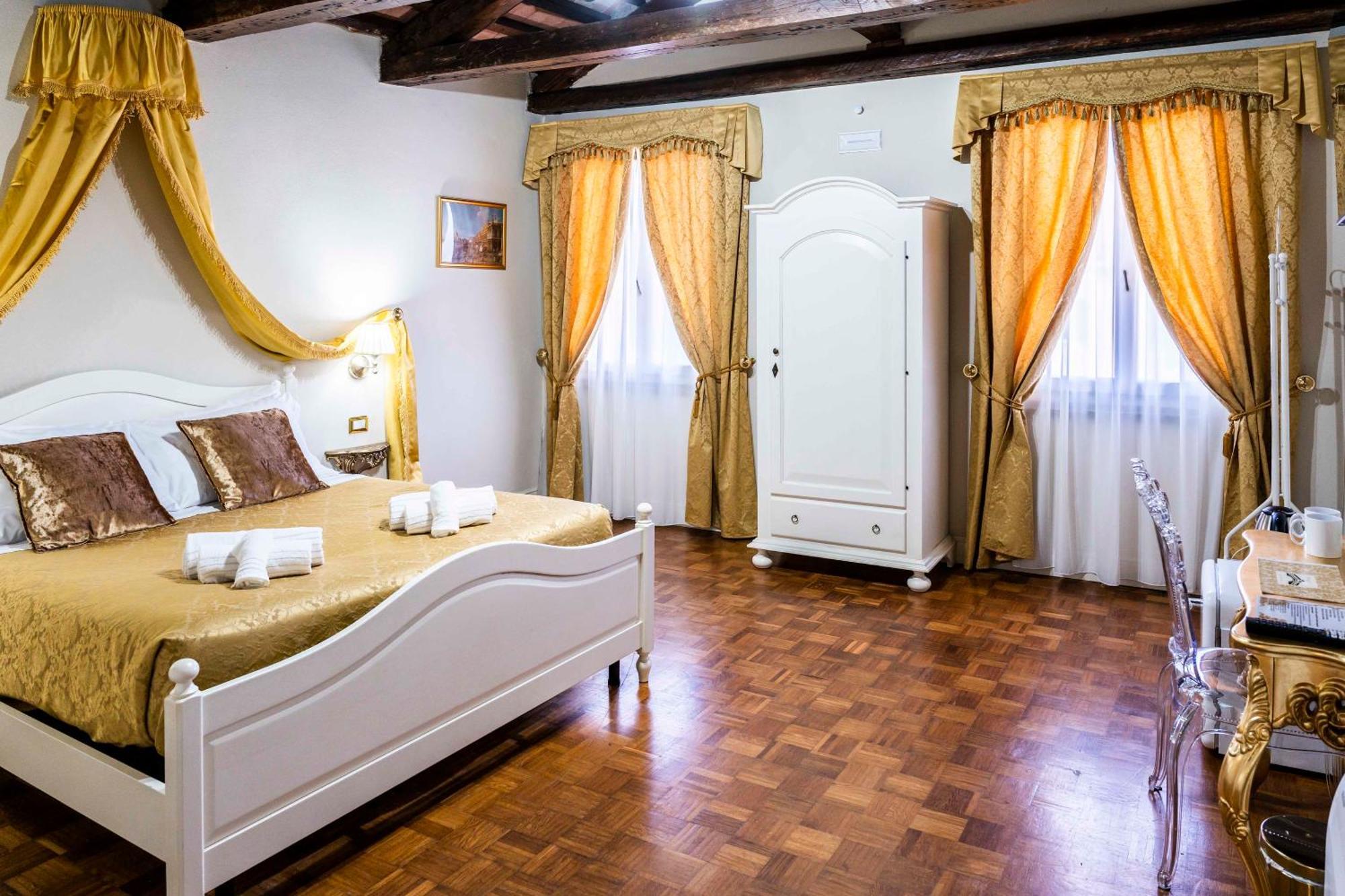 Palazzo Titti Rialto Suites ヴェネツィア エクステリア 写真