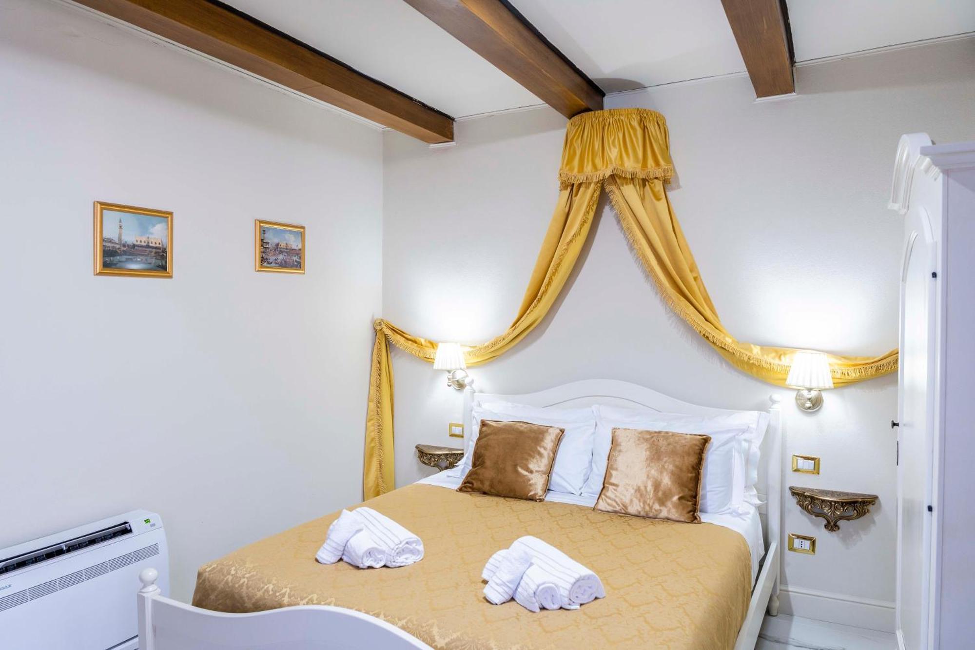 Palazzo Titti Rialto Suites ヴェネツィア エクステリア 写真