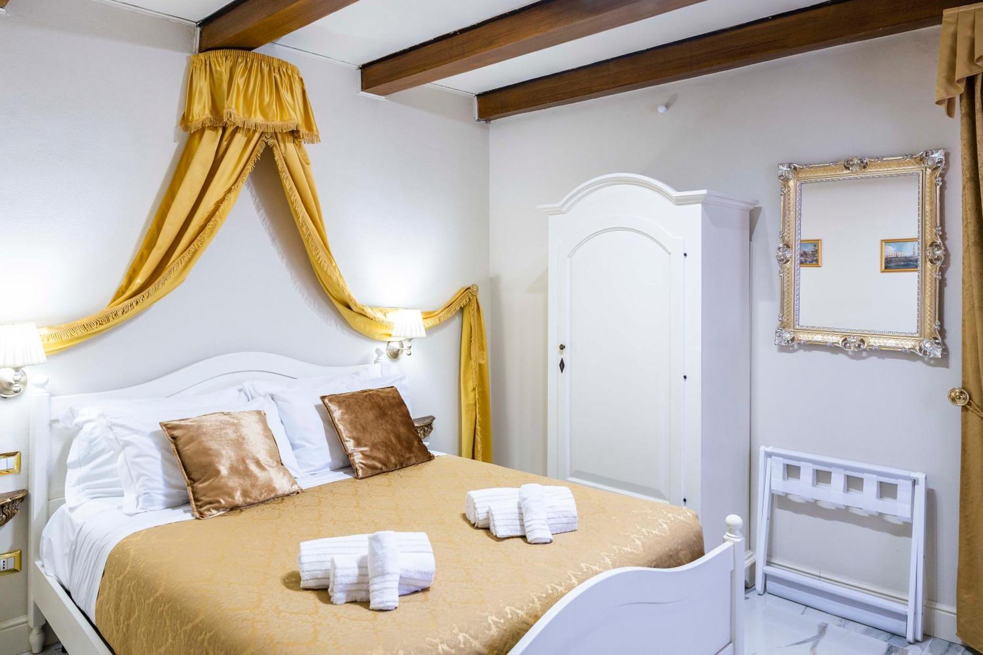 Palazzo Titti Rialto Suites ヴェネツィア エクステリア 写真