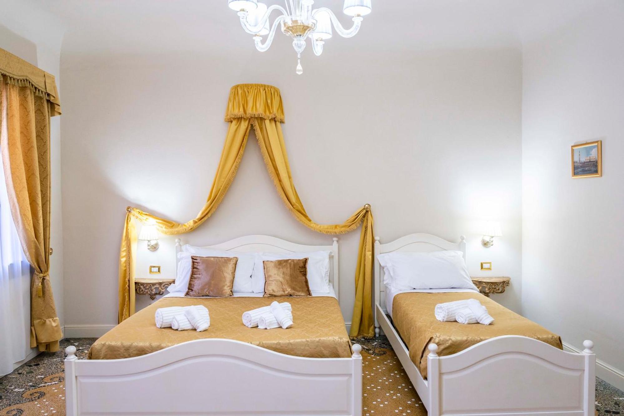 Palazzo Titti Rialto Suites ヴェネツィア エクステリア 写真