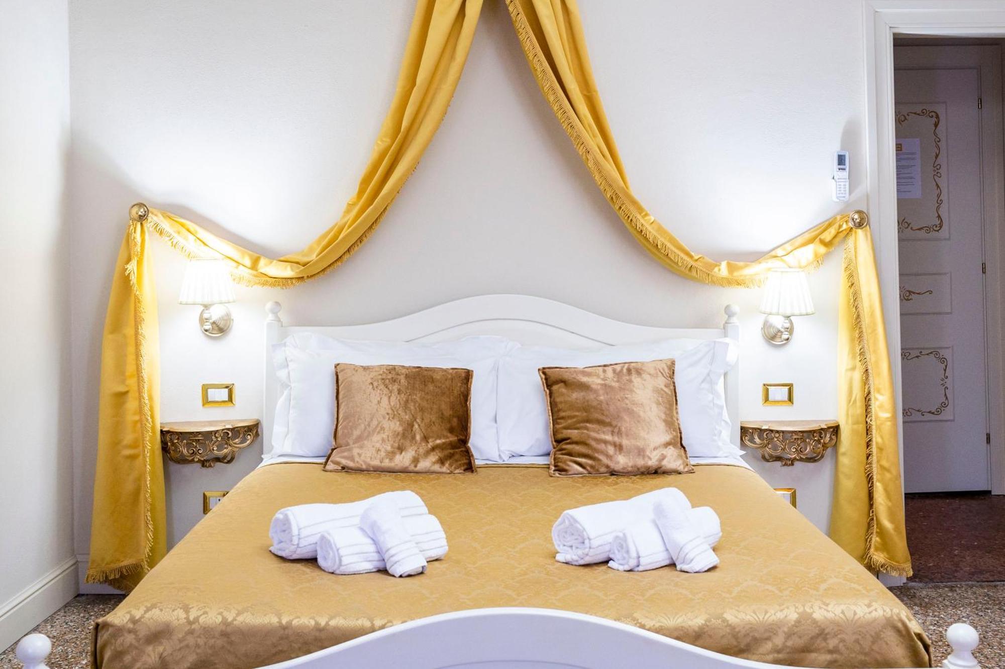 Palazzo Titti Rialto Suites ヴェネツィア エクステリア 写真