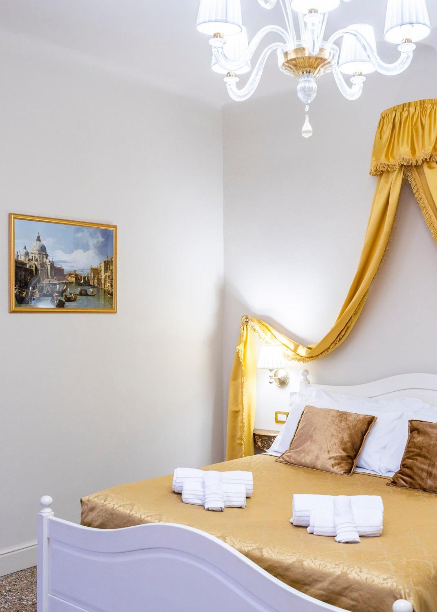 Palazzo Titti Rialto Suites ヴェネツィア エクステリア 写真