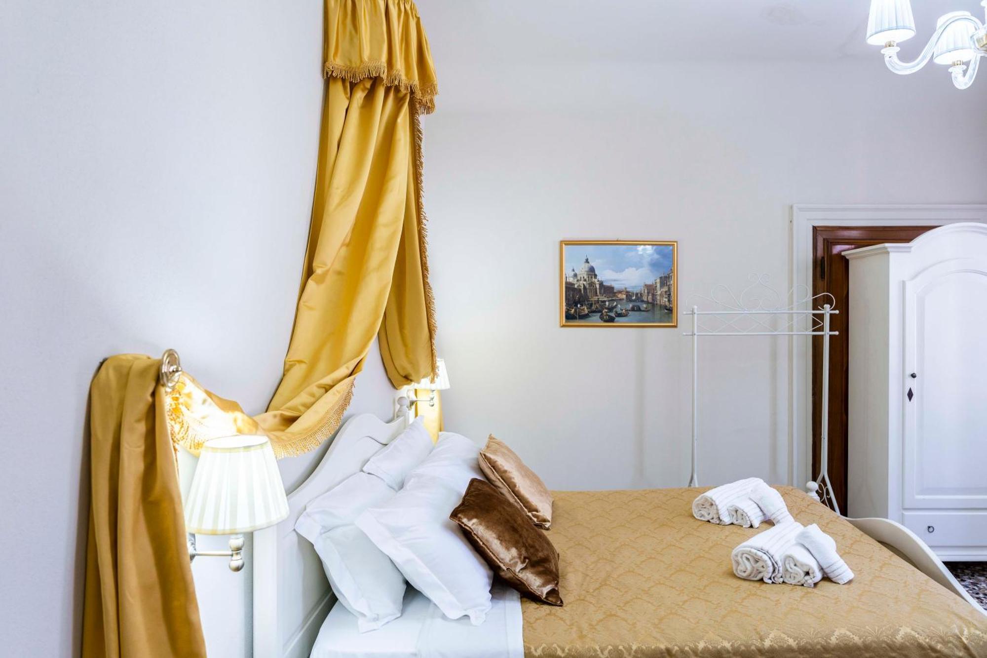 Palazzo Titti Rialto Suites ヴェネツィア エクステリア 写真