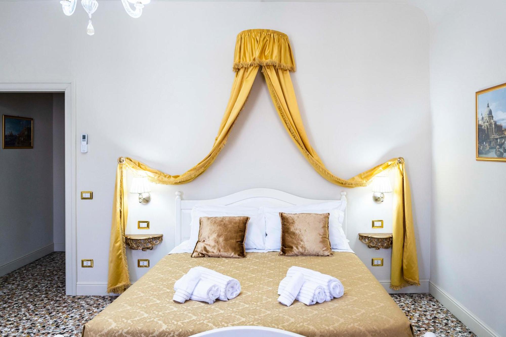 Palazzo Titti Rialto Suites ヴェネツィア エクステリア 写真
