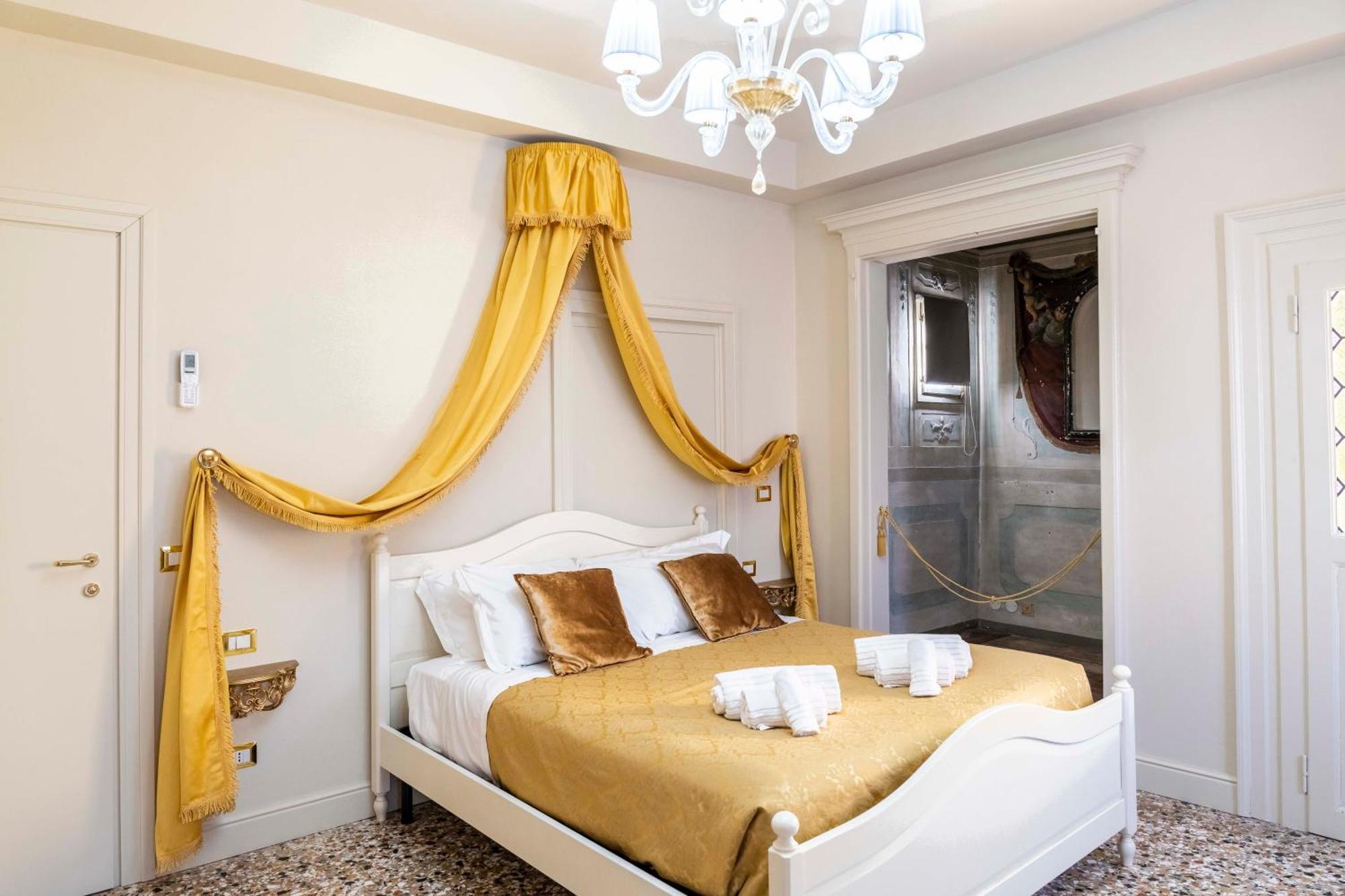 Palazzo Titti Rialto Suites ヴェネツィア エクステリア 写真