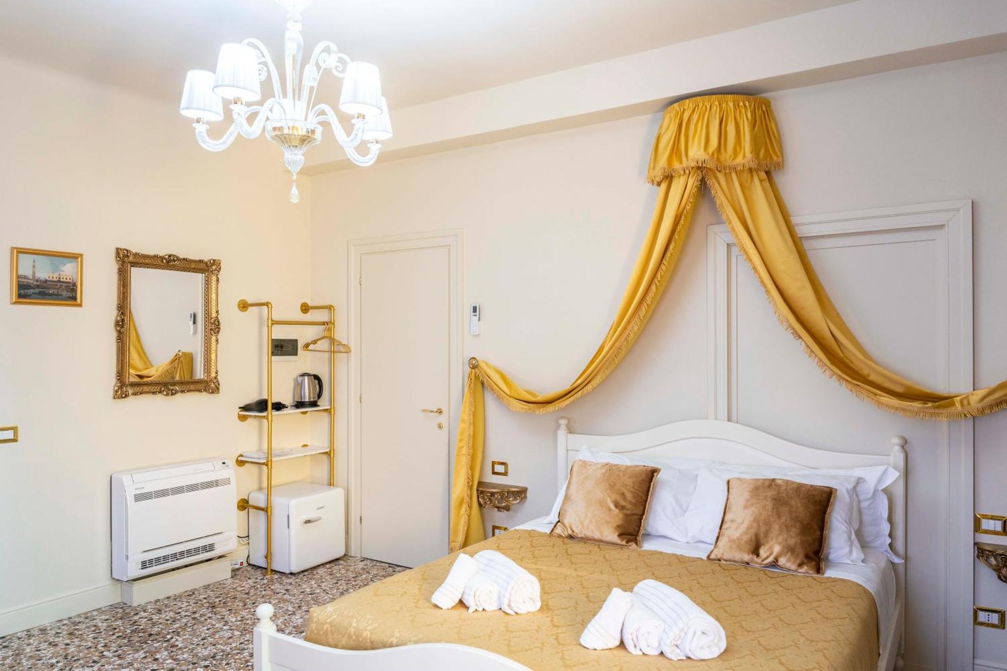 Palazzo Titti Rialto Suites ヴェネツィア エクステリア 写真