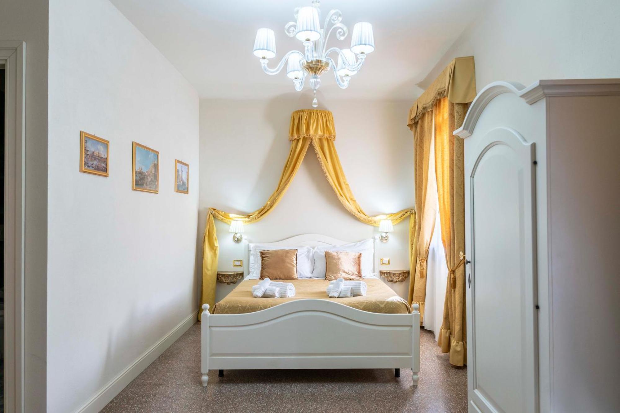 Palazzo Titti Rialto Suites ヴェネツィア エクステリア 写真